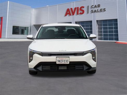 Used 2025 Kia K4 LXS image 2