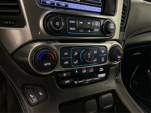 Used 2019 Chevrolet Suburban LT AWD/4WD image 31