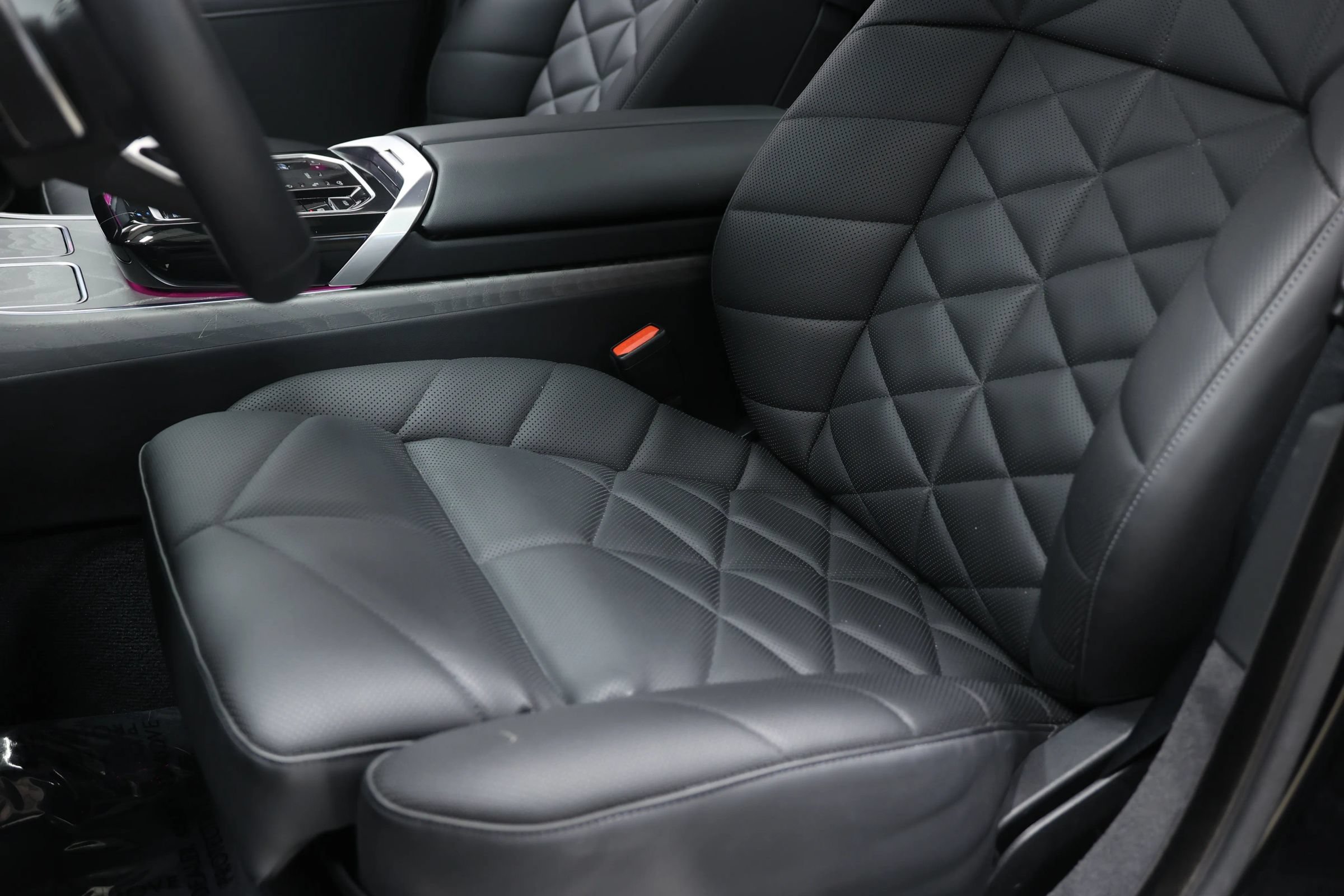 Used 2025 BMW 740i RWD image 19