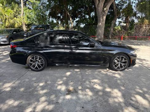 Used 2021 BMW 530i w/ M Sport Package RWD image 6