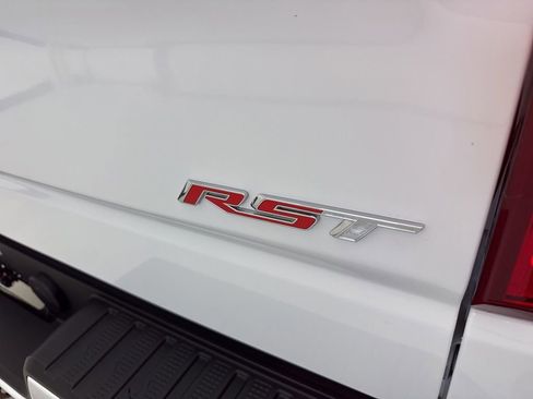 Used 2022 Chevrolet Silverado 1500 RST w/ Bed Protection Package AWD/4WD image 9