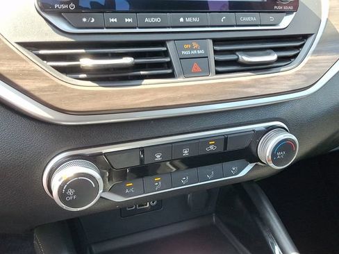 Used 2023 Nissan Altima 2.5 SV FWD image 12