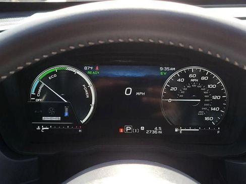 Used 2025 Subaru Forester Limited AWD/4WD image 30
