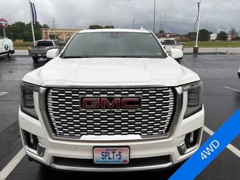 Used 2021 GMC Yukon Denali w/ Denali Premium Package AWD/4WD image 2