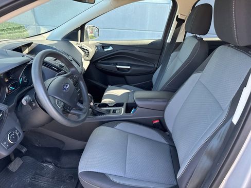 Used 2017 Ford Escape SE image 15