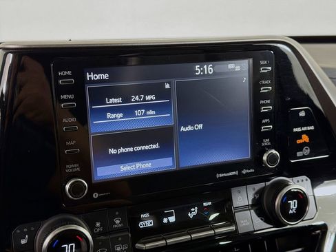 Used 2022 Toyota Highlander XLE AWD/4WD image 16