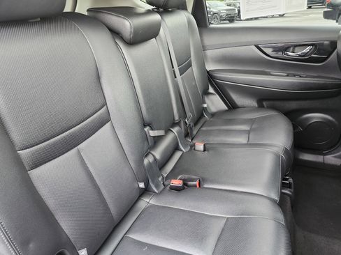 Used 2018 Nissan Rogue SL w/ Premium Package FWD image 22