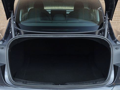 Used 2025 Tesla Model 3 Long Range RWD image 13