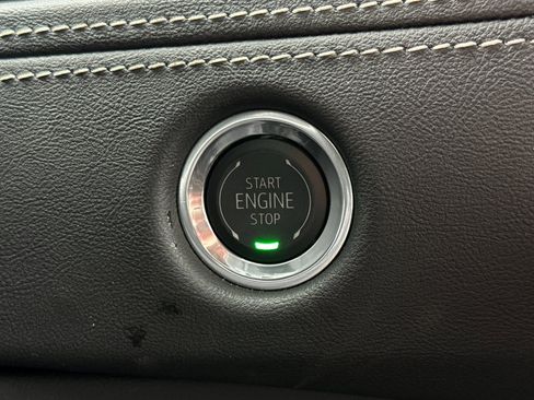 Certified 2025 Cadillac Escalade Premium Luxury image 35