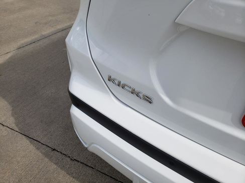 Used 2023 Nissan Kicks SV image 12