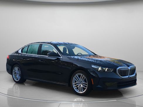 Used 2025 BMW 530i RWD image 38