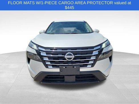 Used 2024 Nissan Rogue SV AWD/4WD image 2