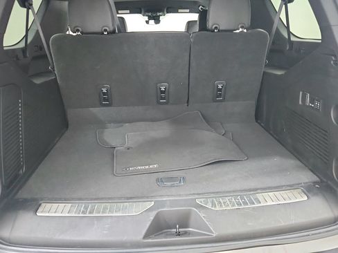 Used 2023 Chevrolet Suburban High Country AWD/4WD image 24