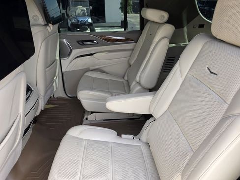 Used 2023 Cadillac Escalade ESV Sport Platinum w/ LPO, ONYX Package RWD image 12