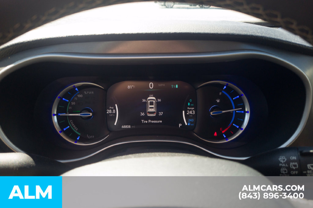 Used 2023 Chrysler Pacifica Touring-L FWD image 12