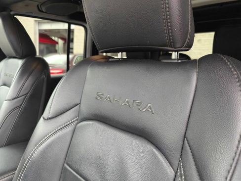 Used 2019 Jeep Wrangler Unlimited Sahara image 13