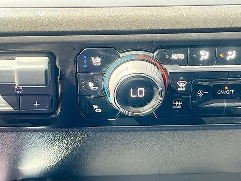 Used 2023 Chevrolet Silverado 1500 LTZ w/ Technology Package image 19