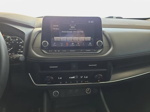 Used 2023 Nissan Rogue SV FWD image 19