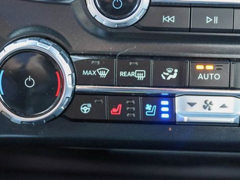 Used 2024 Ford F250 Platinum w/ FX4 Off-Road Package image 32