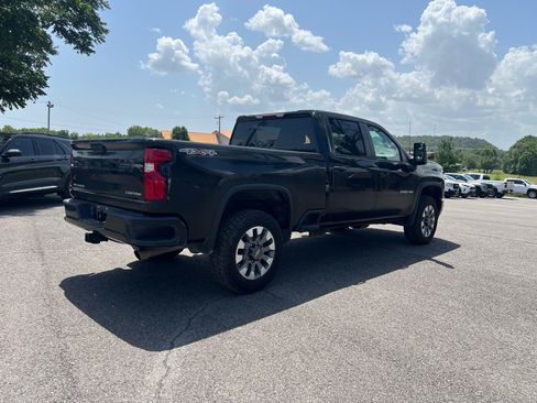 Used 2021 Chevrolet Silverado 2500 Custom w/ Custom Value Package AWD/4WD image 3