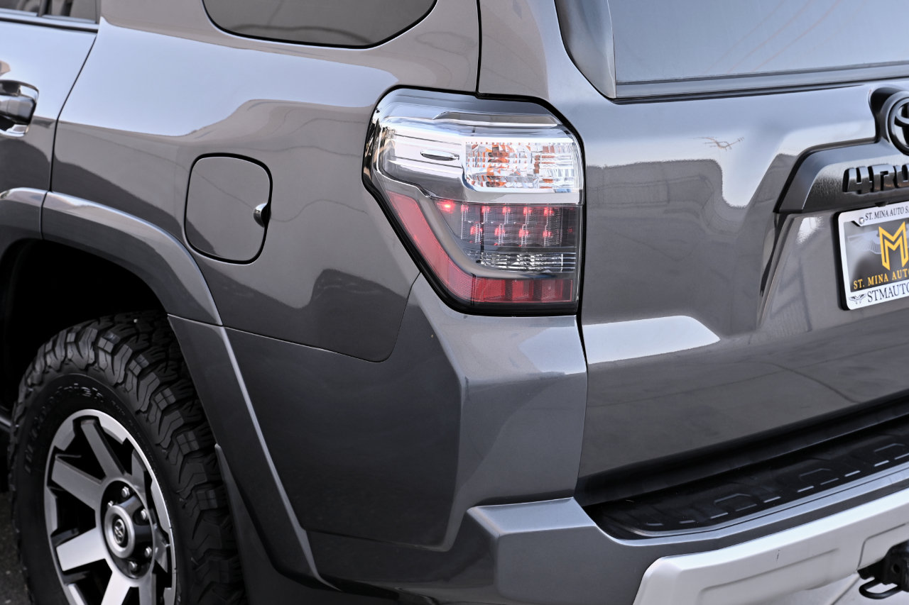 Used 2018 Toyota 4Runner TRD Off-Road Premium AWD/4WD image 36
