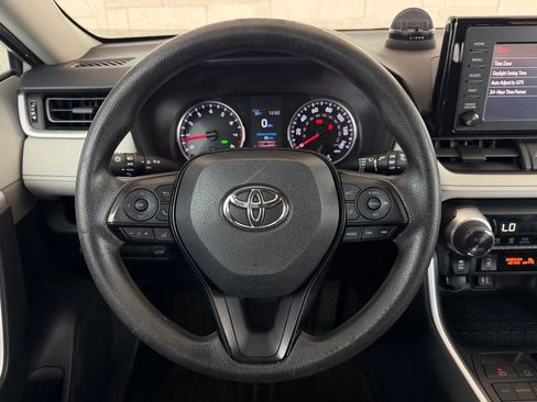 Used 2019 Toyota RAV4 XLE w/ Convenience Package FWD image 14