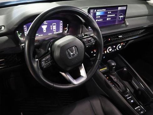 Used 2023 Honda Accord Touring image 12