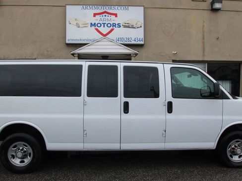 Used 2019 Chevrolet Express 3500 LT w/ LT Preferred Equipment Group image 4