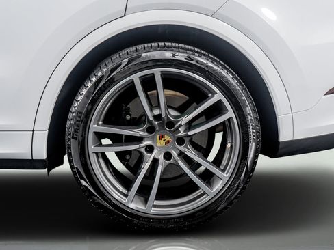 Used 2023 Porsche Cayenne Turbo w/ Premium Package Plus (PI3) image 18