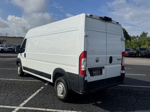 Used 2024 RAM ProMaster 2500 w/ Convenience Group FWD image 9