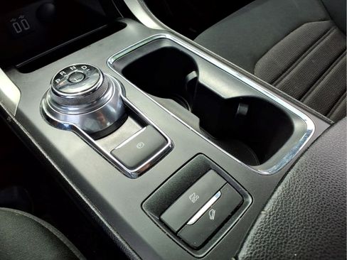 Used 2020 Ford Fusion SE FWD image 18