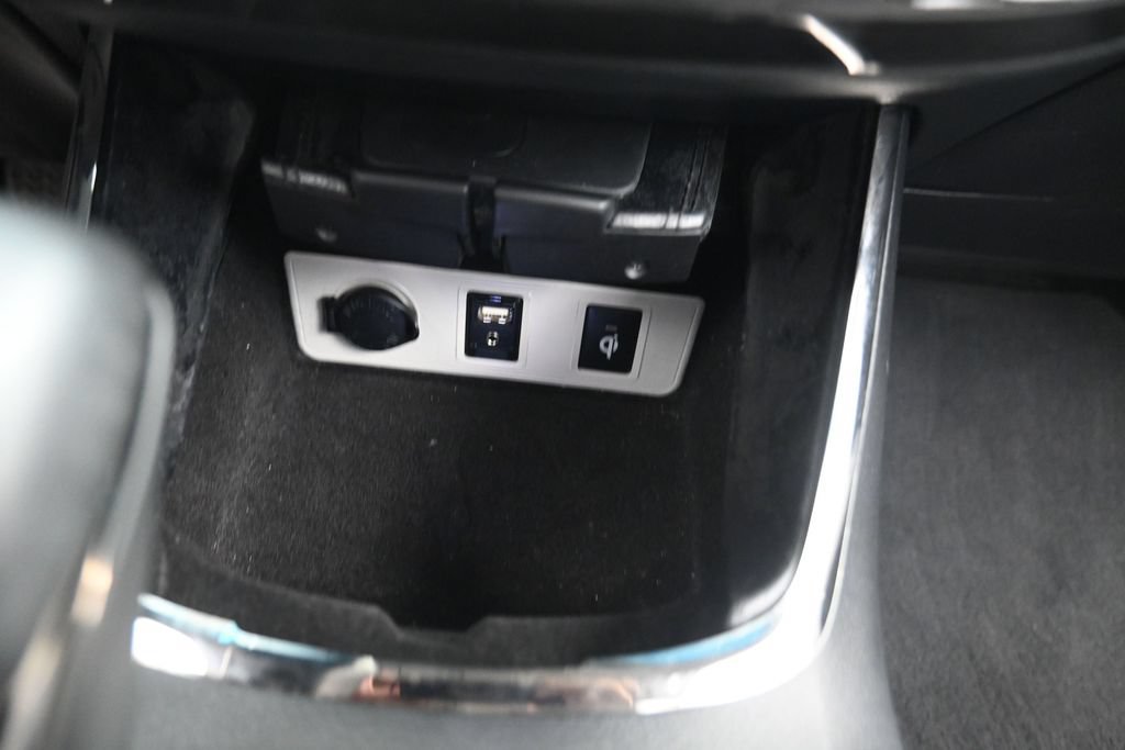 Used 2014 Toyota Avalon Limited w/ Technology Package FWD image 13