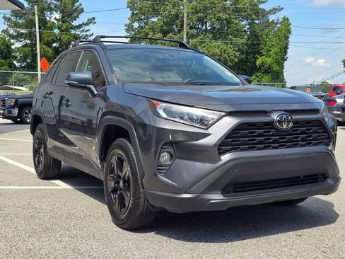 Used 2021 Toyota RAV4 XLE FWD image 8