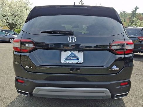 Certified 2023 Honda Pilot Touring image 5