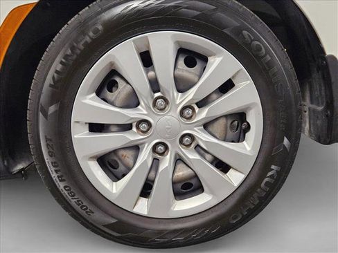 Used 2022 Kia Soul LX image 22