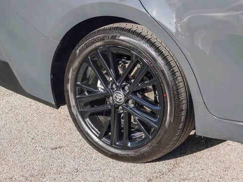 Used 2025 Toyota Camry SE image 10