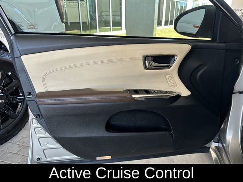 Used 2018 Toyota Avalon XLE Premium image 10