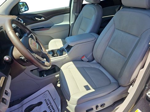 Used 2020 GMC Acadia SLT FWD image 12
