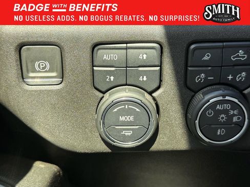 Used 2024 Chevrolet Silverado 2500 High Country w/ Technology Package AWD/4WD image 16