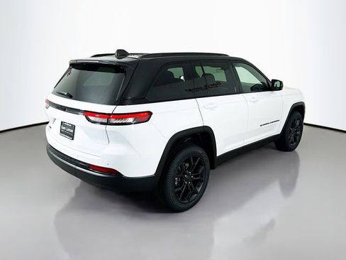 New 2025 Jeep Grand Cherokee Limited image 7