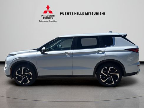 Used 2023 Mitsubishi Outlander SE FWD image 7