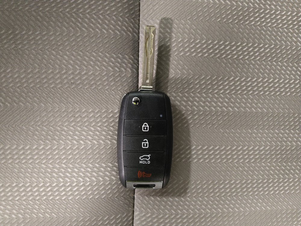 Used 2020 Kia Sportage LX FWD image 32