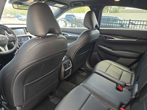 Used 2025 INFINITI QX55 Luxe w/ Cargo Package image 12