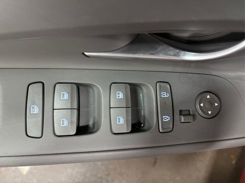 Used 2024 Hyundai Elantra SE image 32