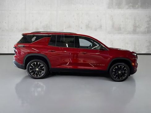 New 2026 Chevrolet Traverse LT w/ Enhanced Driving Package image 4