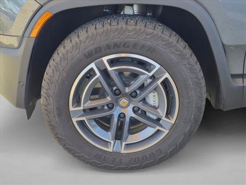 Used 2025 Rivian R1T Adventure Dual AWD/4WD image 25