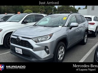 Used 2020 Toyota RAV4 XLE image 1