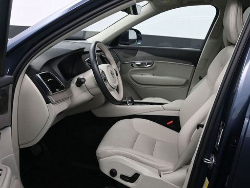 Used 2024 Volvo XC90 B6 Plus w/ Protection Package image 9