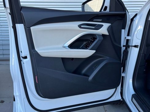 New 2025 Audi Q5 2.0T Premium image 18