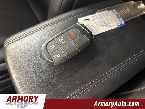 Used 2025 Jeep Compass Limited image 21